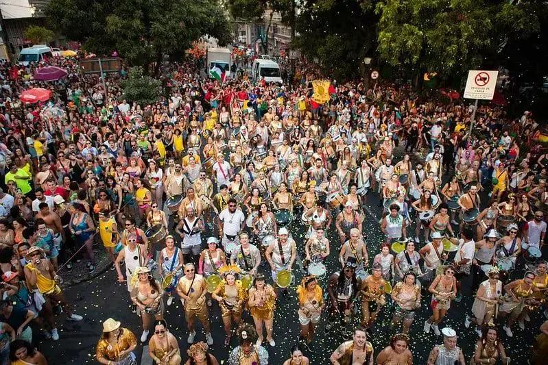 Carnaval BH 2025: programação imperdível dos blocos de rua
