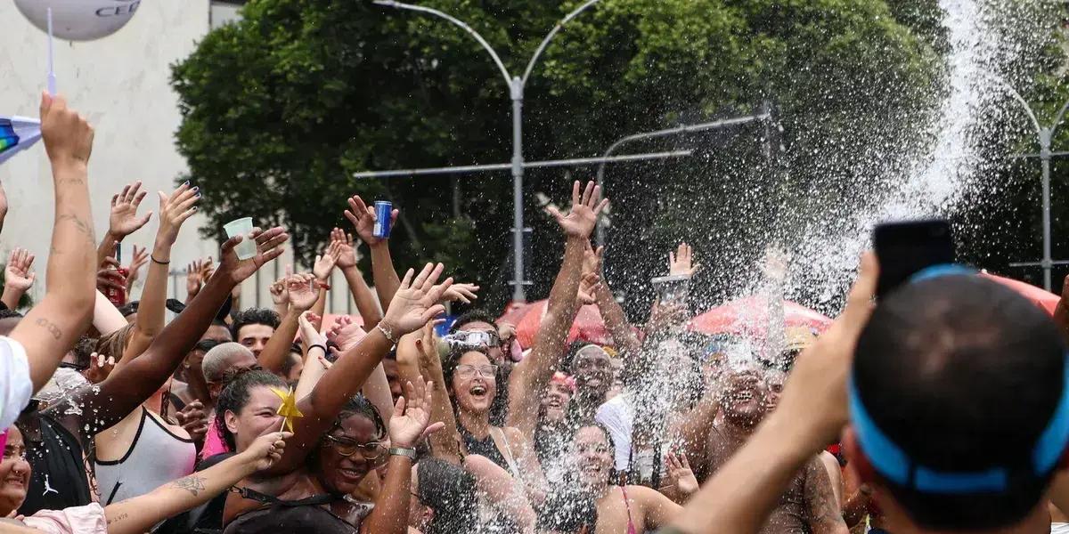 Como proteger seu celular durante o Carnaval: dicas essenciais