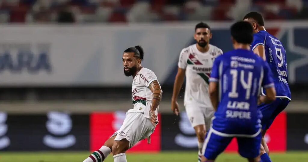 Mano Menezes elogia estreia de Otávio pelo Fluminense após goleada
