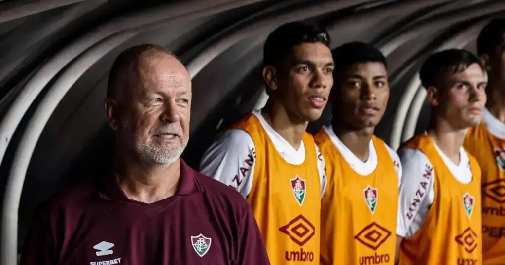 Mano revela táticas que levaram o Fluminense à vitória de 8 a 0 na Copa do Brasil