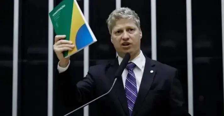 Partido Novo critica Moraes por suposta intromissão na política externa brasileira