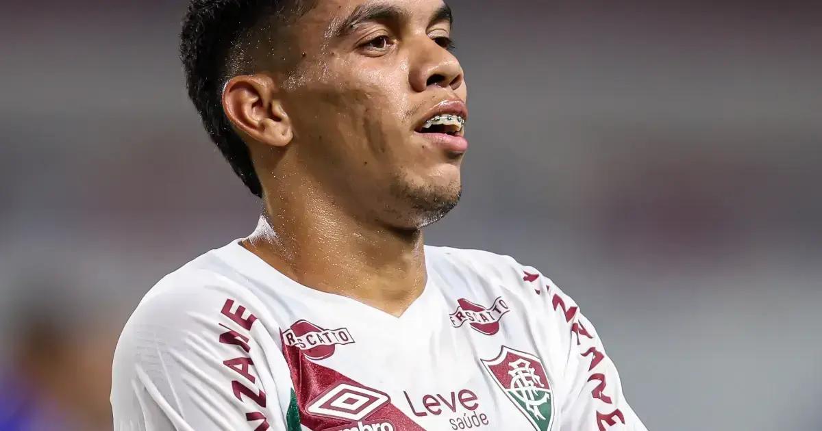 Paulo Baya brilha e comemora seu primeiro gol no Fluminense com estilo de Mbappé