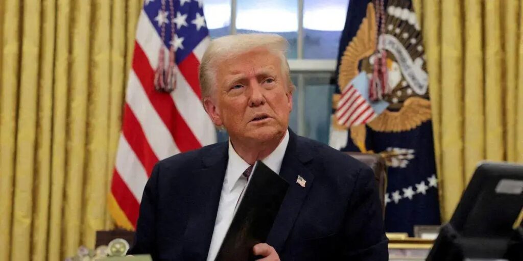 Trump revoga autorização da Chevron para operar na Venezuela