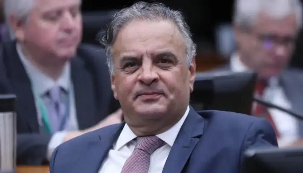 Aécio Neves critica ausência de Minas Gerais na política nacional