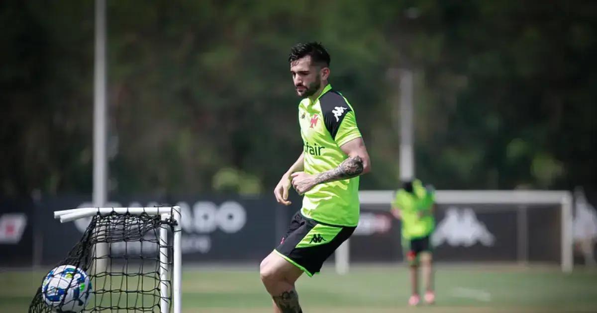 Benjamín Garré pode estrear como titular pelo Vasco no Brasileiro