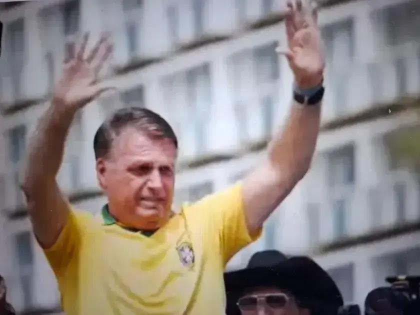 Bolsonaro define ato em Copacabana como um dos dias mais difíceis de sua vida