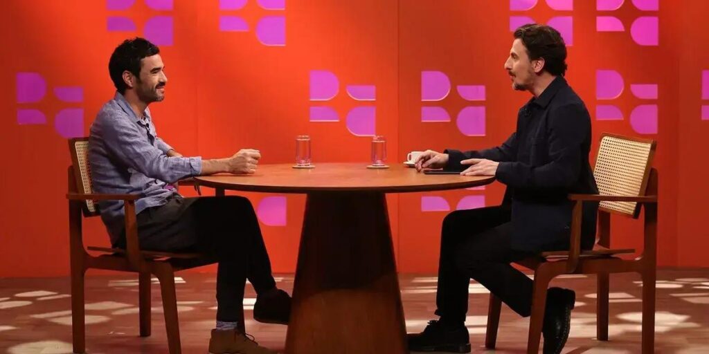 Caio Blat e o papel da arte na sociedade: Reflexões em programa da TV Brasil