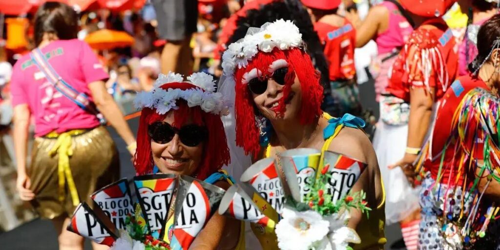 Carnaval 2025: veja os blocos de rua que animam o Rio neste domingo