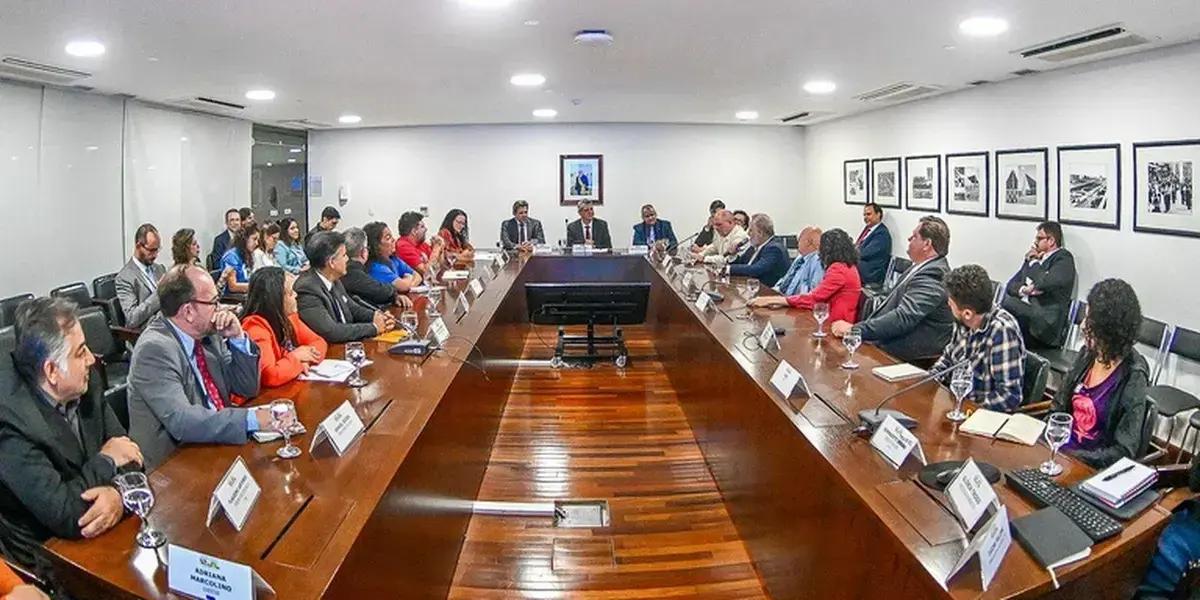 Centrais Sindicais pedem isenção de Imposto de Renda sobre PLR no Brasil