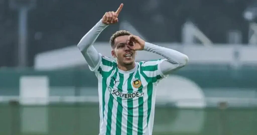 Clayton Silva, artilheiro no Portugal, fala sobre passagem pelo Vasco