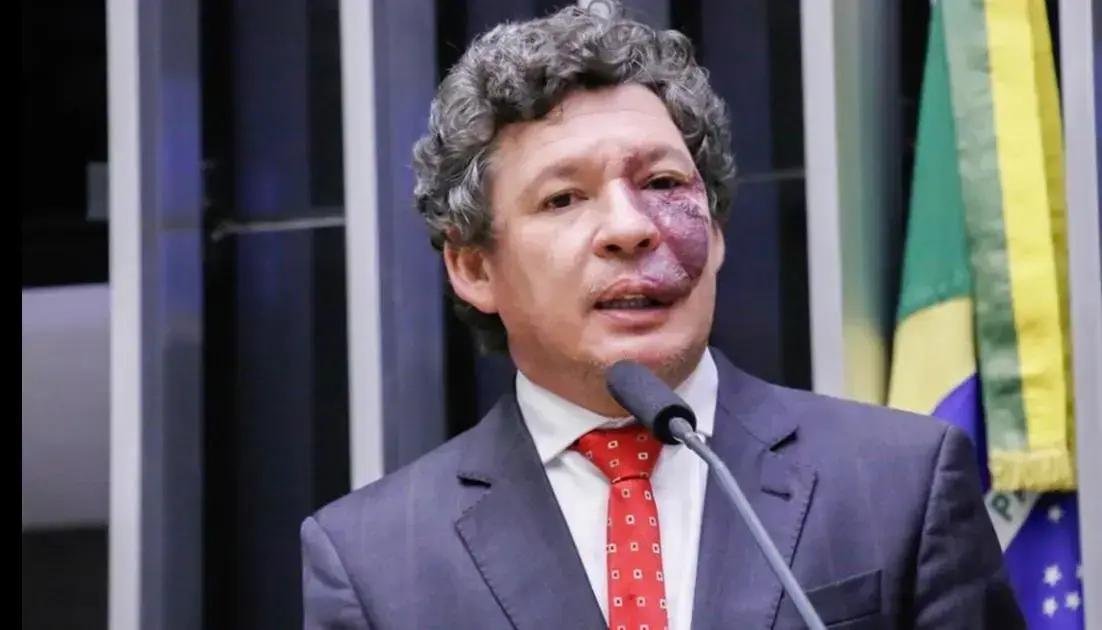 Conflito pelo controle do PT em Minas Gerais intensifica divisões internas