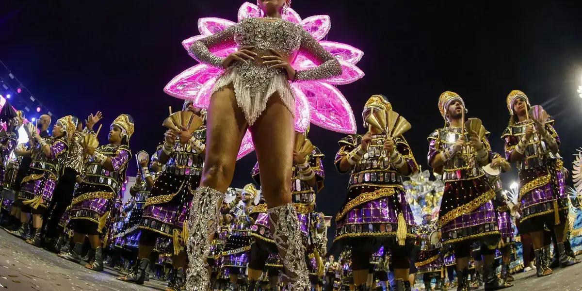 Desfile das campeãs em SP ocorre neste sábado com transmissão ao vivo pela TV Brasil