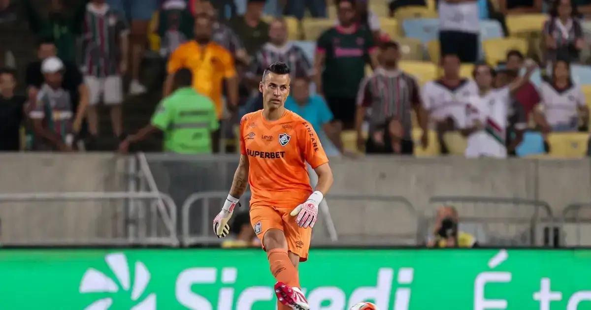 Fábio alcança marco histórico com 200 jogos pelo Fluminense no Carioca