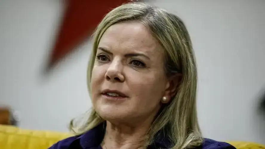 Gleisi Hoffmann: Resposta firme a críticas e defesa do presidente Lula