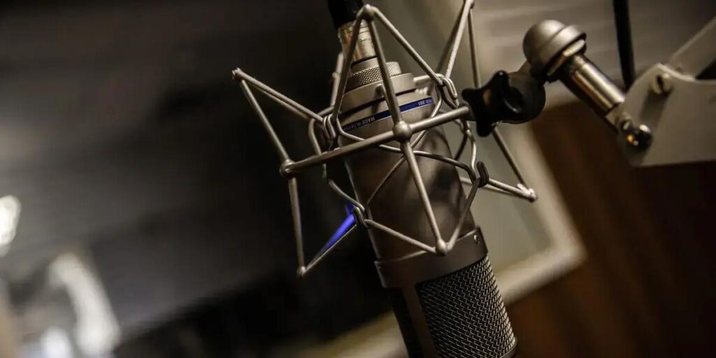 Luiz Carlos da Vila lança álbum com 12 músicas inéditas e surpreendentes