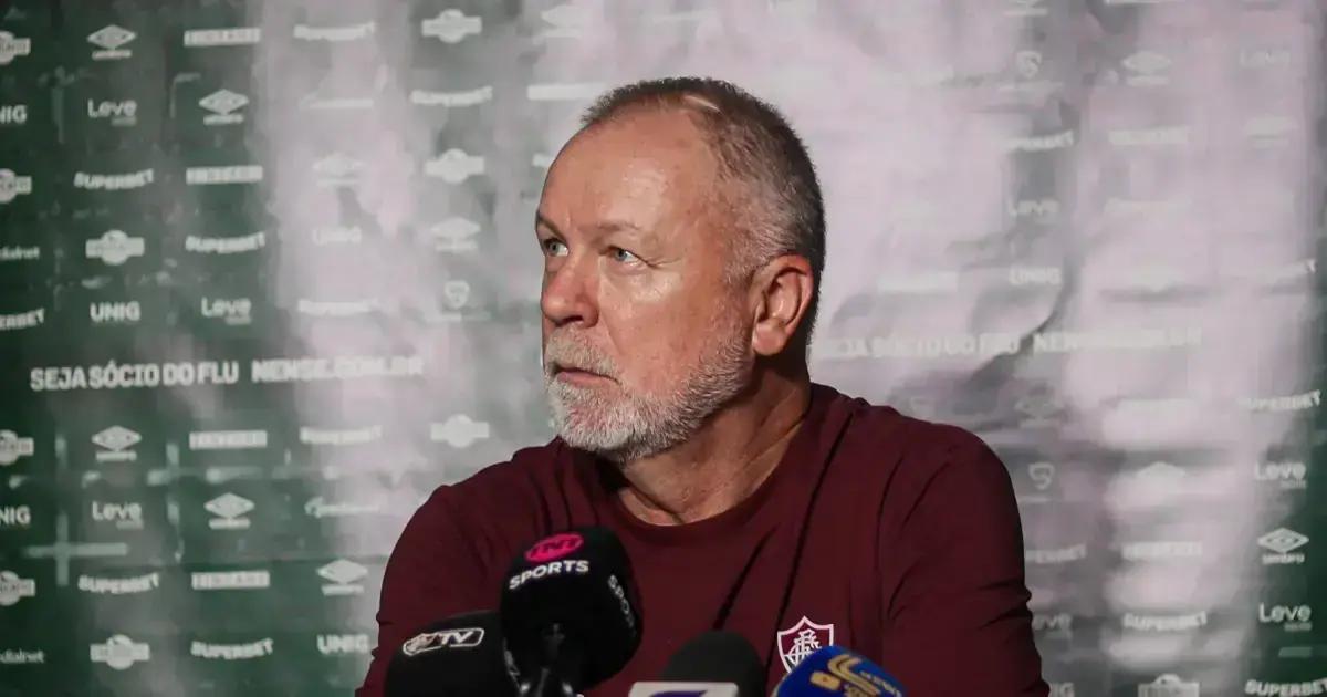 Mano Menezes diz que Fluminense é favorito na final contra o Flamengo