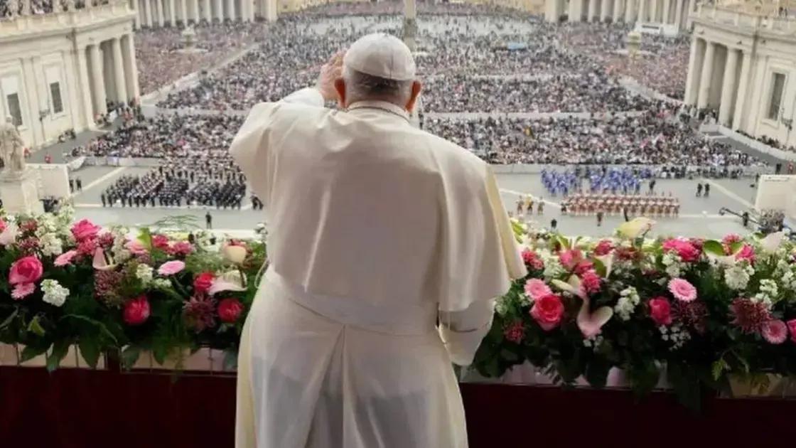 Melhorias no estado de saúde do Papa Francisco são anunciadas pelo Vaticano