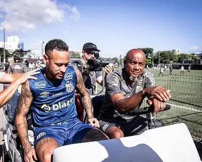 Neymar encerra primeira fase no Santos em meio a polêmicas e emoções