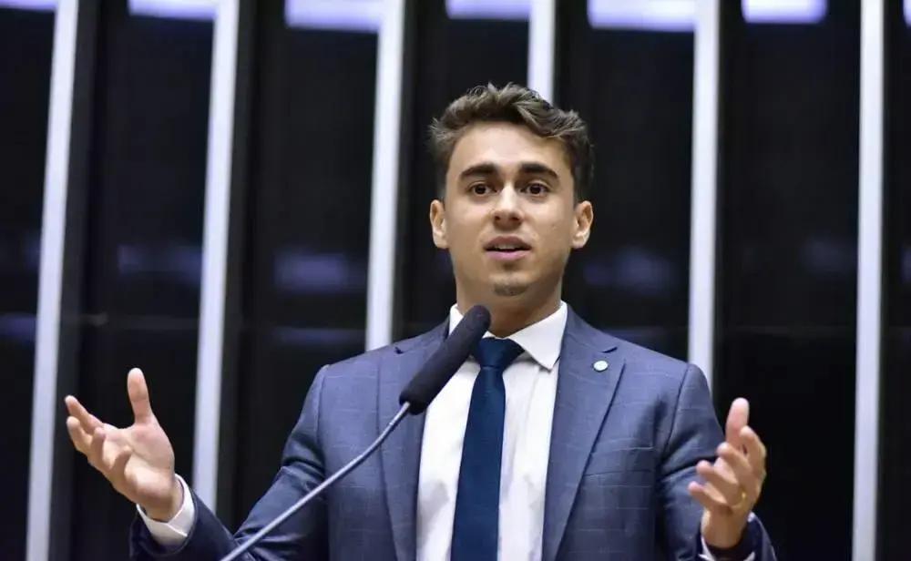 Nikolas Ferreira se manifesta sobre as novas regras do Pix e polêmicas enfrentadas
