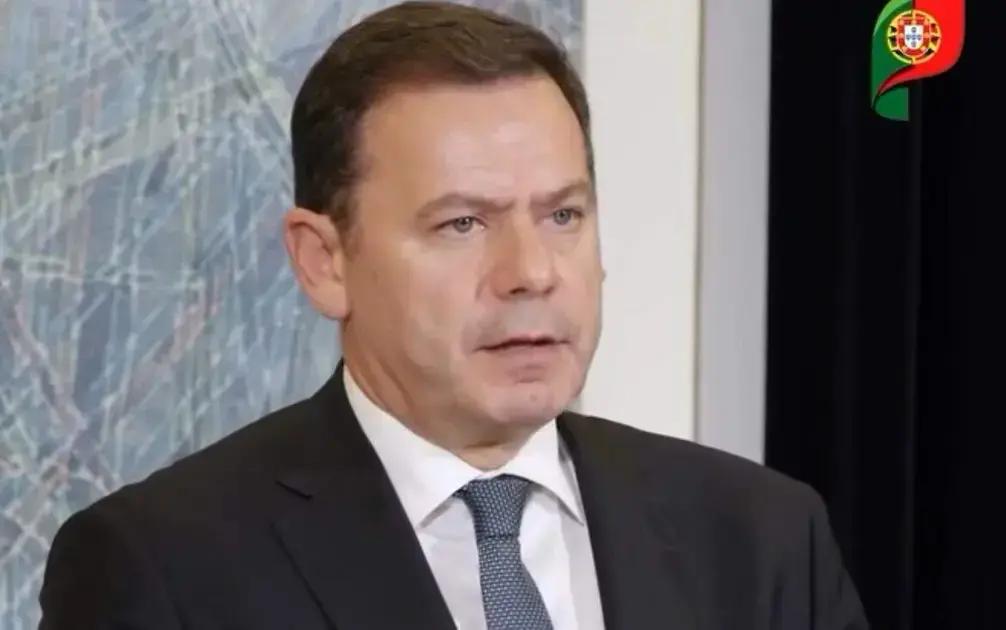 Portugal convoca novas eleições após a queda do governo de Luís Montenegro