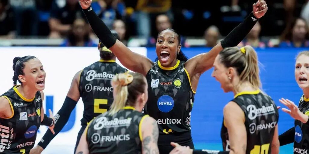 Praia Clube conquista o tricampeonato no Sul-Americano de vôlei feminino