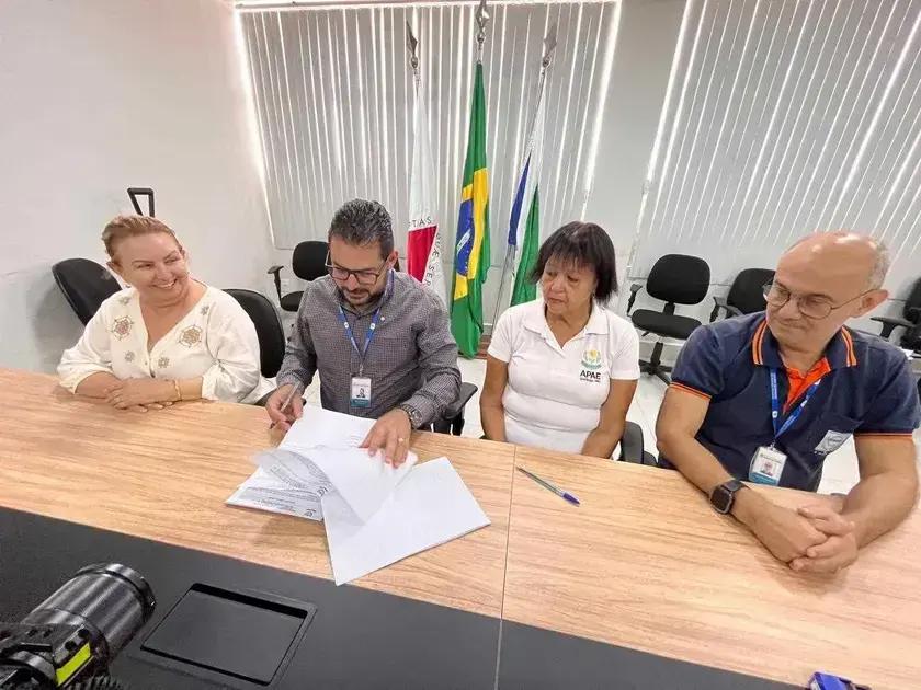 Prefeitura de Santana do Paraíso investe R$500 mil na APAE