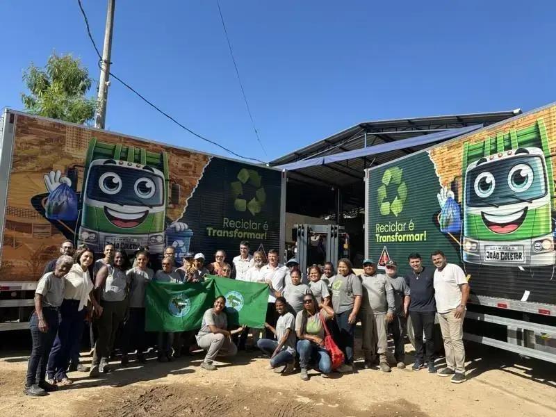 Prefeitura de Timóteo entrega novos veículos para a ASCATI