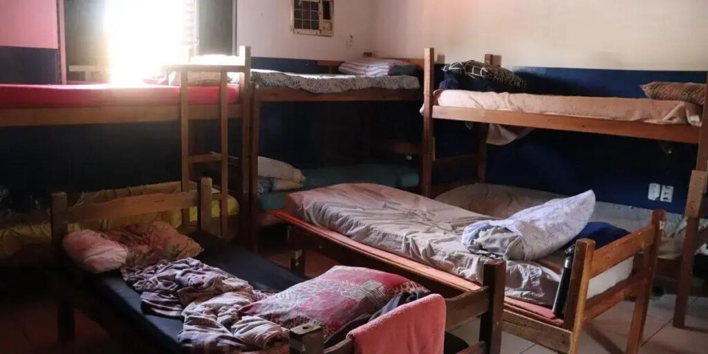 Relatório denuncia violações de direitos em comunidades terapêuticas no Brasil