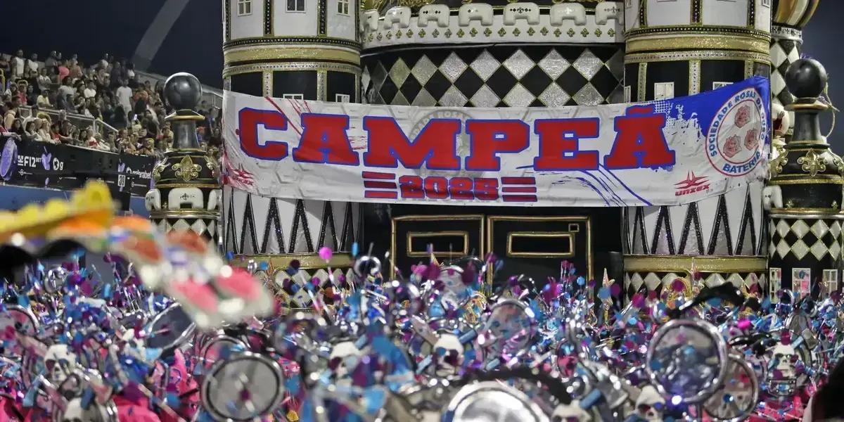 Rosas de Ouro marca o encerramento do Desfile das Campeãs em SP