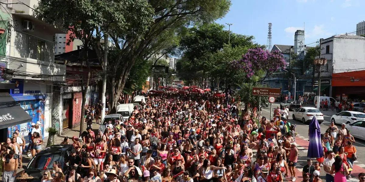 São Paulo terá mais de 60 blocos de rua neste sábado após o carnaval