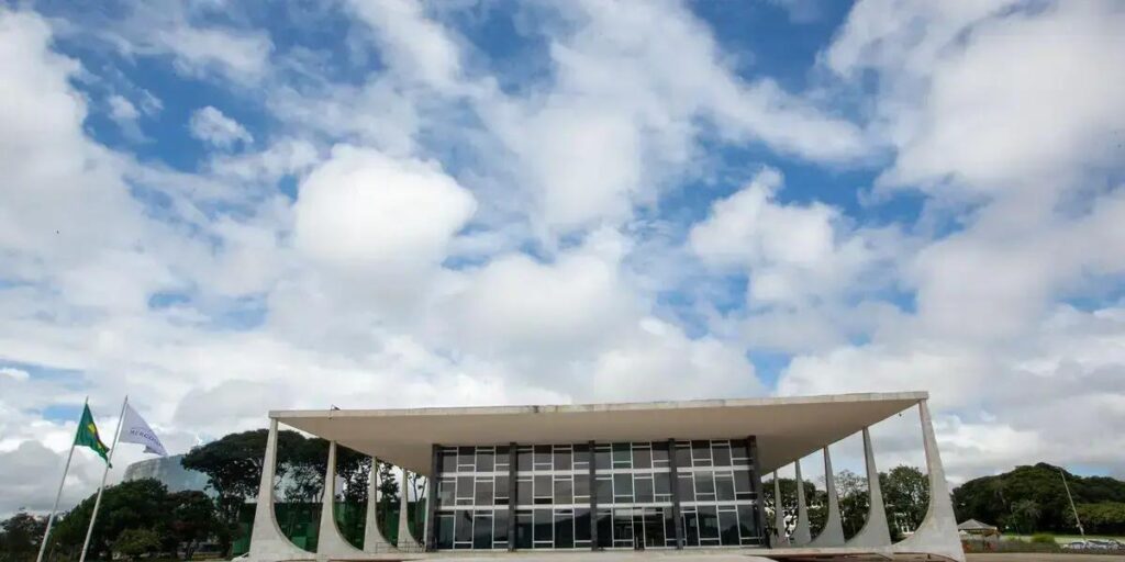 STF confirma Moraes, Dino e Zanin para julgamento de Bolsonaro