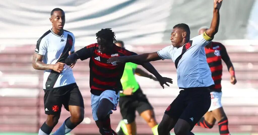 Vasco goleia Flamengo e conquista a primeira vitória no Brasileiro Sub-20
