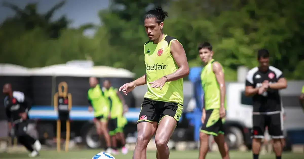 Vasco se prepara para enfrentar o Santos: veja a escalação provável
