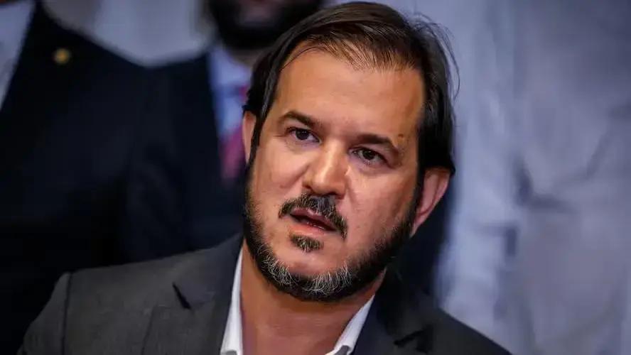 Centrão dá sinal de apoio a Lula, mas planos para 2025 estão em jogo