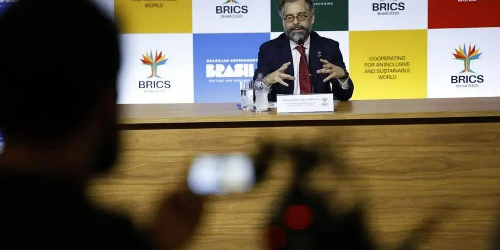 Chanceleres do Brics discutem tarifaço e fundo ambiental no Rio