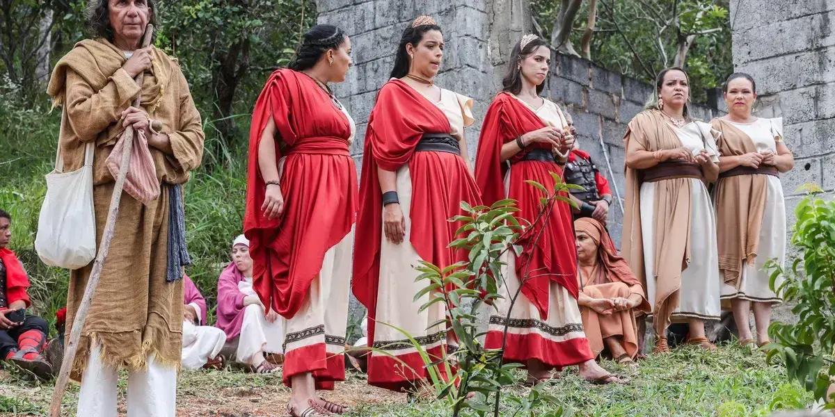 Comerciantes da Via Sacra no DF: Esperanças de Milagres e Educação