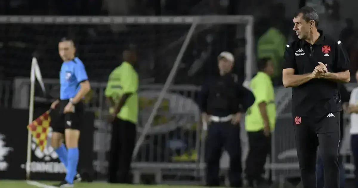 Fábio Carille critica torcida do Vasco após xingamentos em vitória