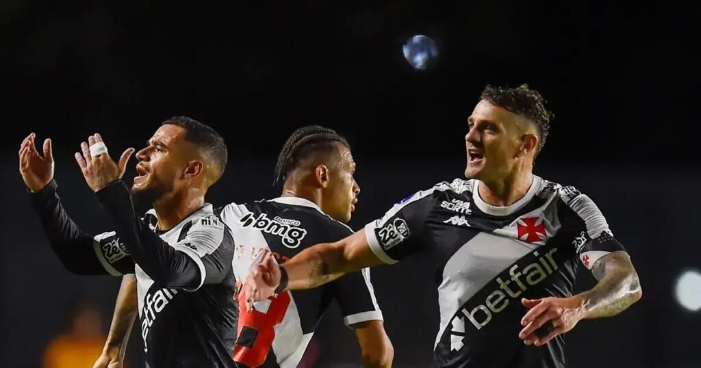 Fábio Carille desmente rumores sobre relação com Pablo Vegetti no Vasco