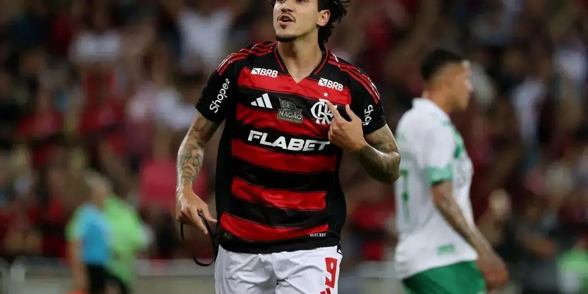 Flamengo brilha no Maracanã com goleada e assume liderança do Brasileiro