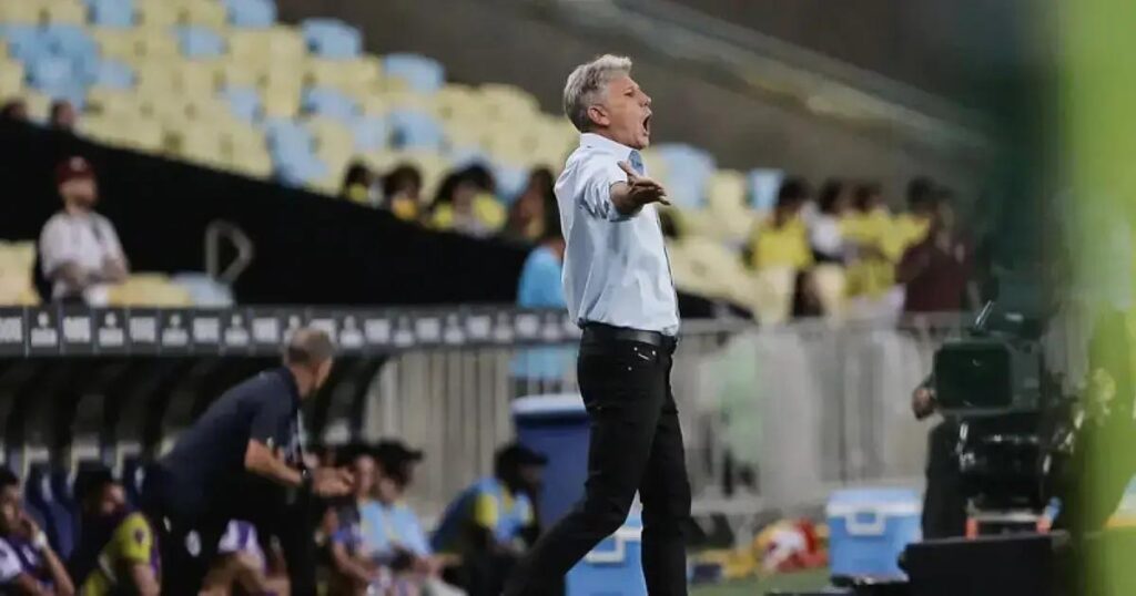 Renato Gaúcho elogia desempenho misto do Fluminense em goleada