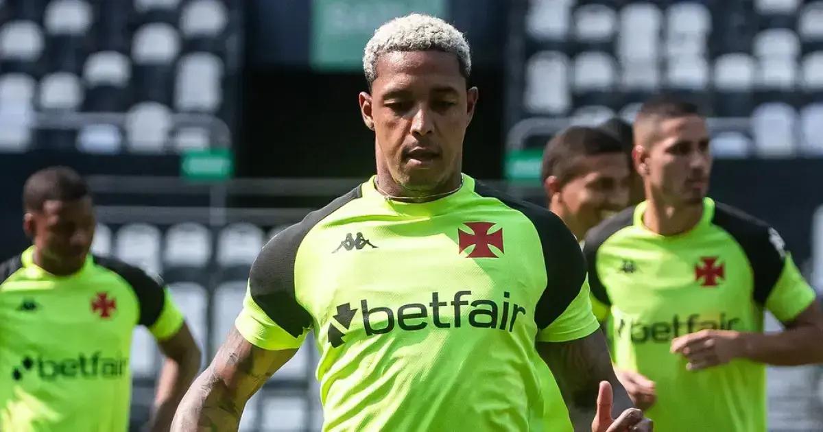 Retorno de David ao Vasco: Fábio Carille atualiza situação do atacante