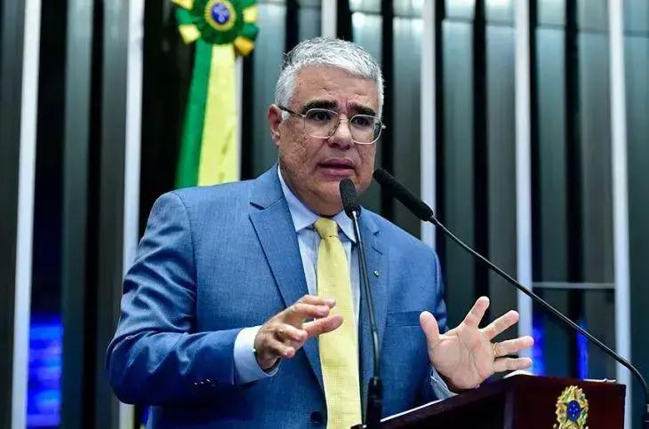 Senador Girão critica Barroso por postura política em pronunciamento