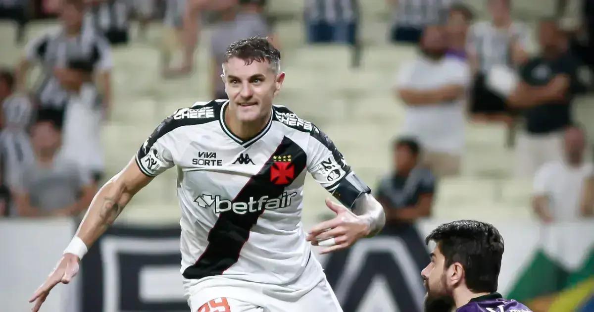 Vegetti, artilheiro do Vasco, busca gol no clássico contra o Flamengo