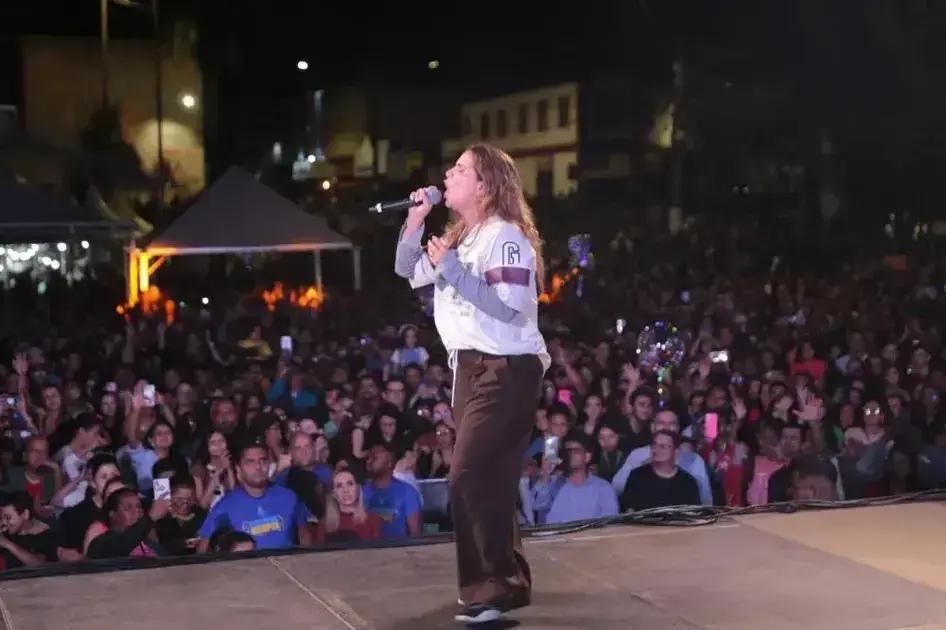 Aline Barros encanta público em emocionante encerramento do Festival Gospel