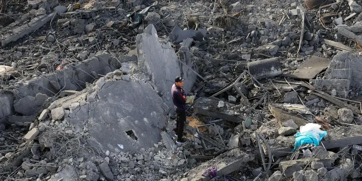 Ataques israelenses resultam em múltiplas mortes em Gaza durante visita de Trump