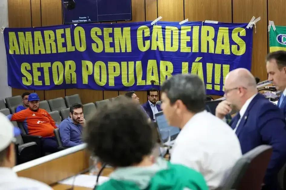 Aval de reunião permite retirada de cadeiras no Mineirão e volta da 'geral'