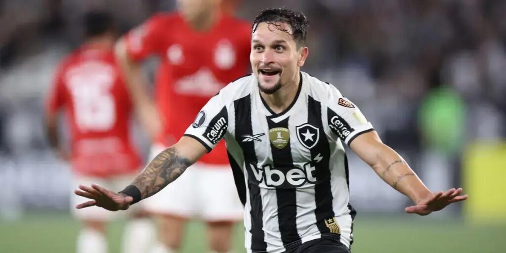 Botafogo vence Estudiantes em jogo emocionante da Libertadores