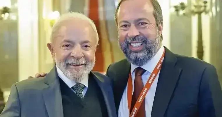 Brasil investe US$ 1 bilhão em combustível renovável para aviação