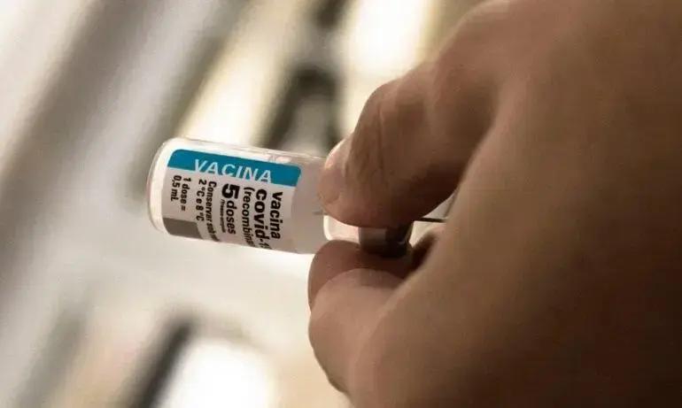 Brasil recebe 1,3 milhão de doses de vacinas contra Covid-19 nesta semana