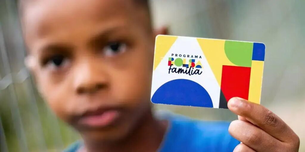 Caixa Econômica Federal libera Bolsa Família para beneficiários com NIS final 5